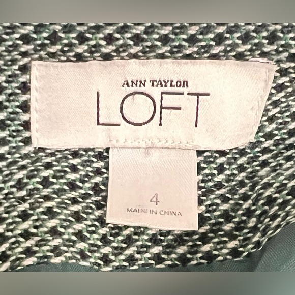 Ann Taylor Loft wool blend button front skirt. Green and black. Size 4 - Picture 6 of 6
